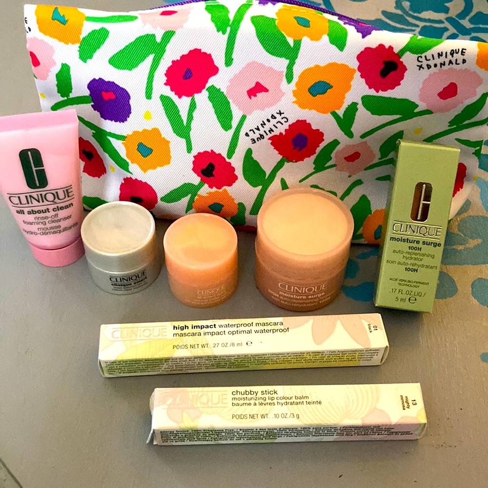 Clinique assortment & bag! 💄👛